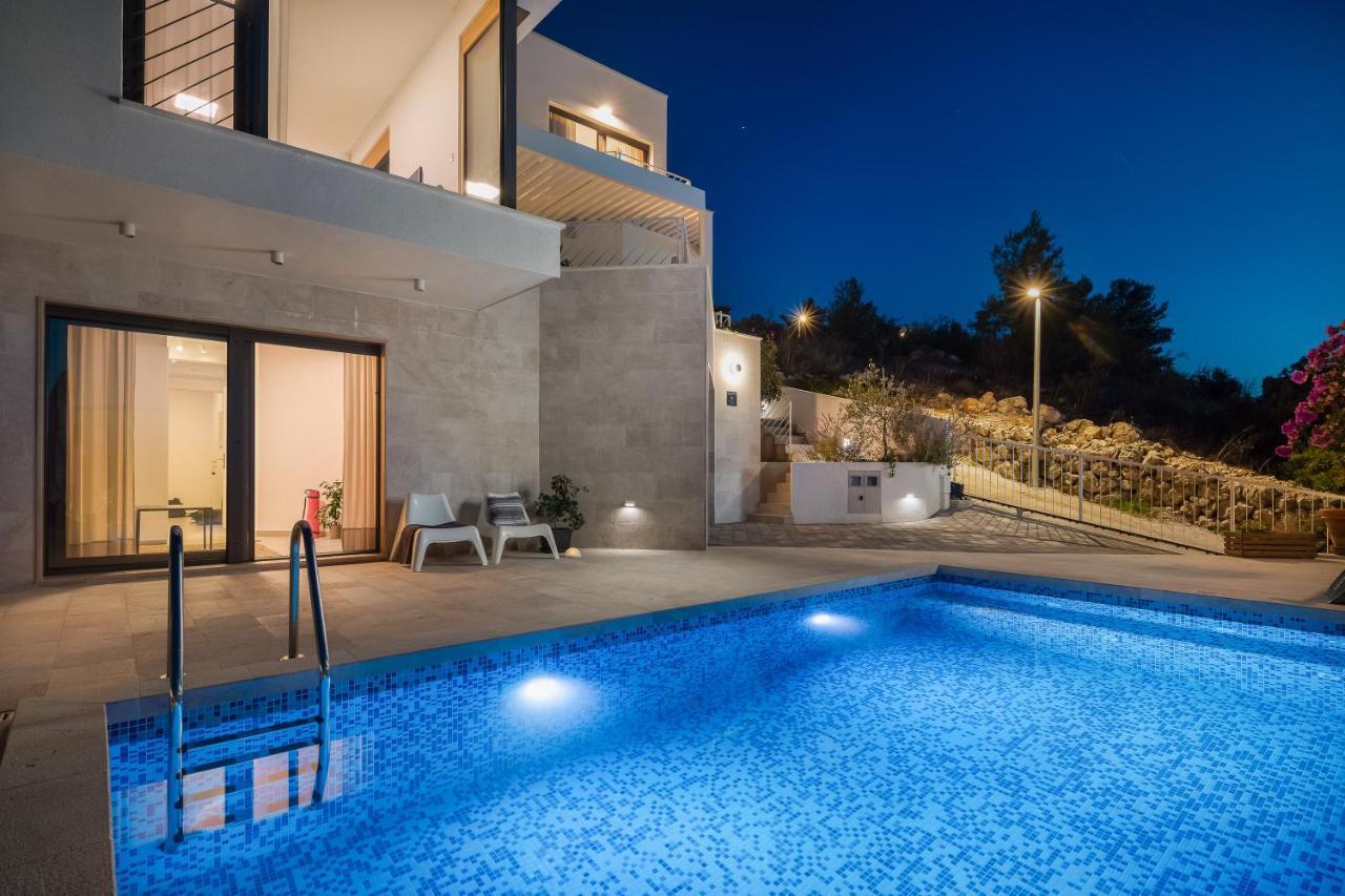 Holiday Home D&D Residence 로고즈니차 외부 사진